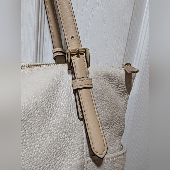 Michael Kors Jet Set Tote - Picture 6 of 16